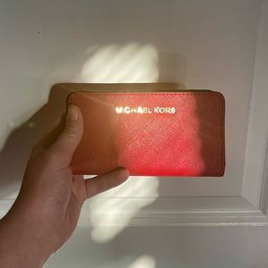 Small Michael Kors Wallet (w/o lanyard)